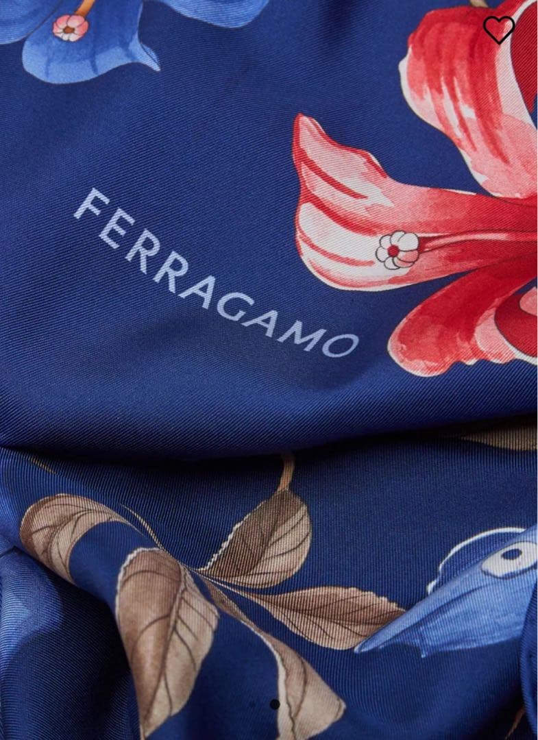 フェラガモ　シルクスカーフ