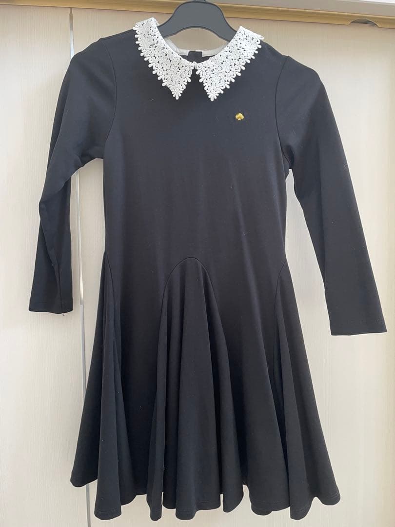 KateSpadeのワンピースと組曲のジャケット