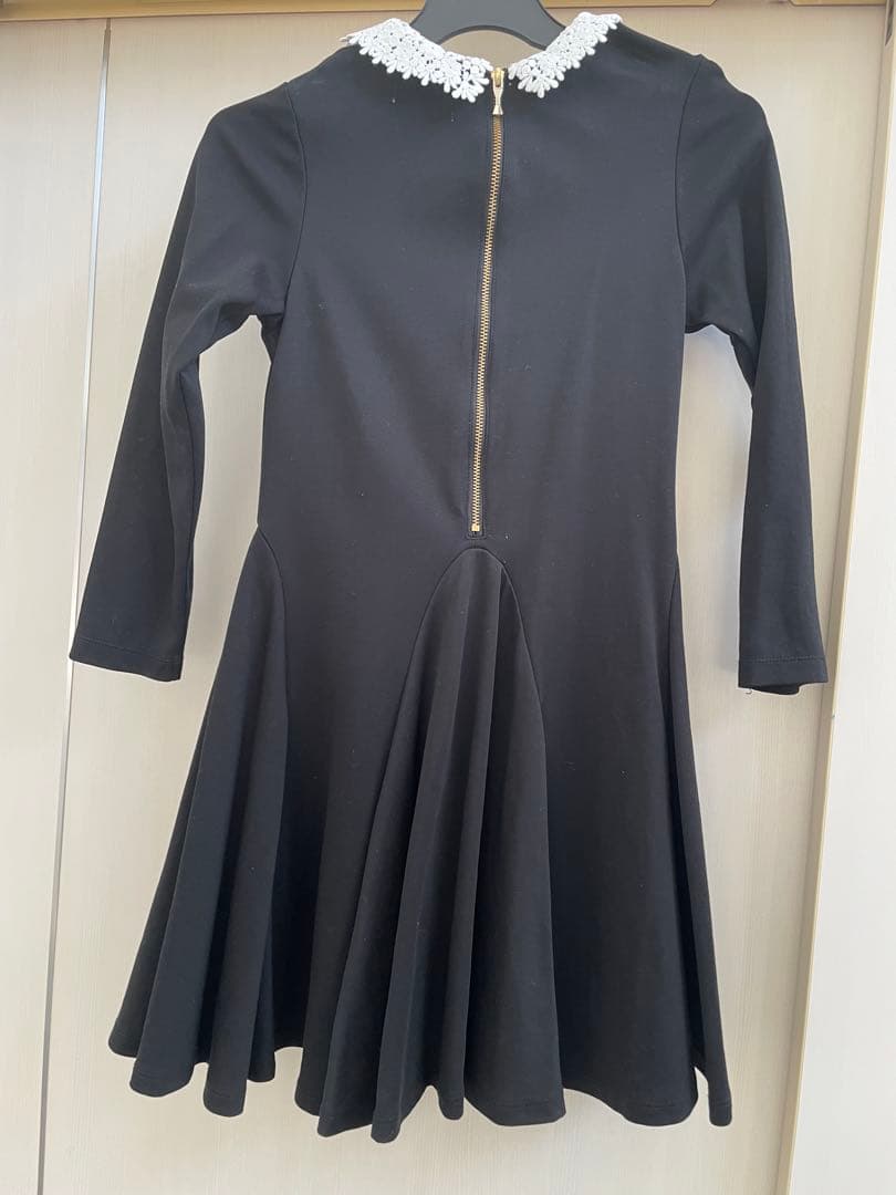 KateSpadeのワンピースと組曲のジャケット