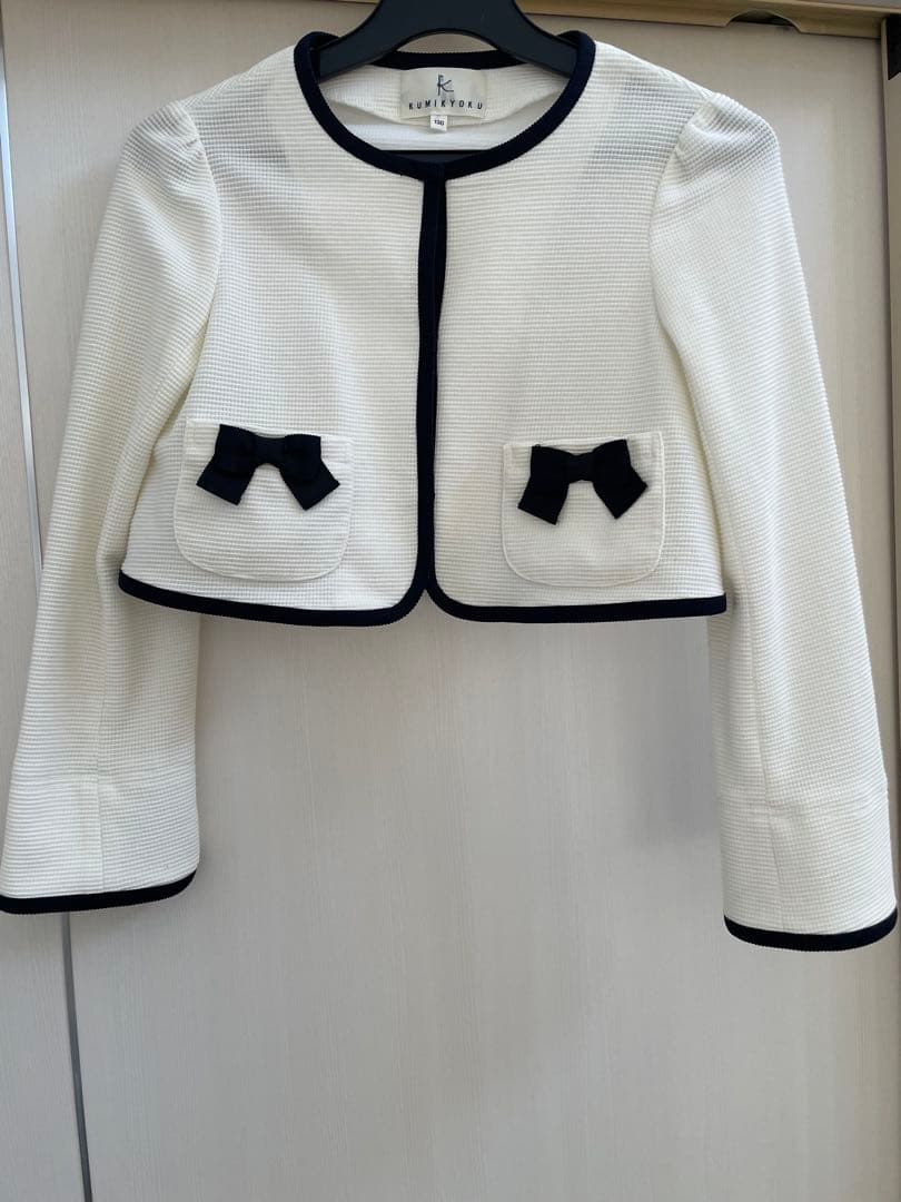 KateSpadeのワンピースと組曲のジャケット