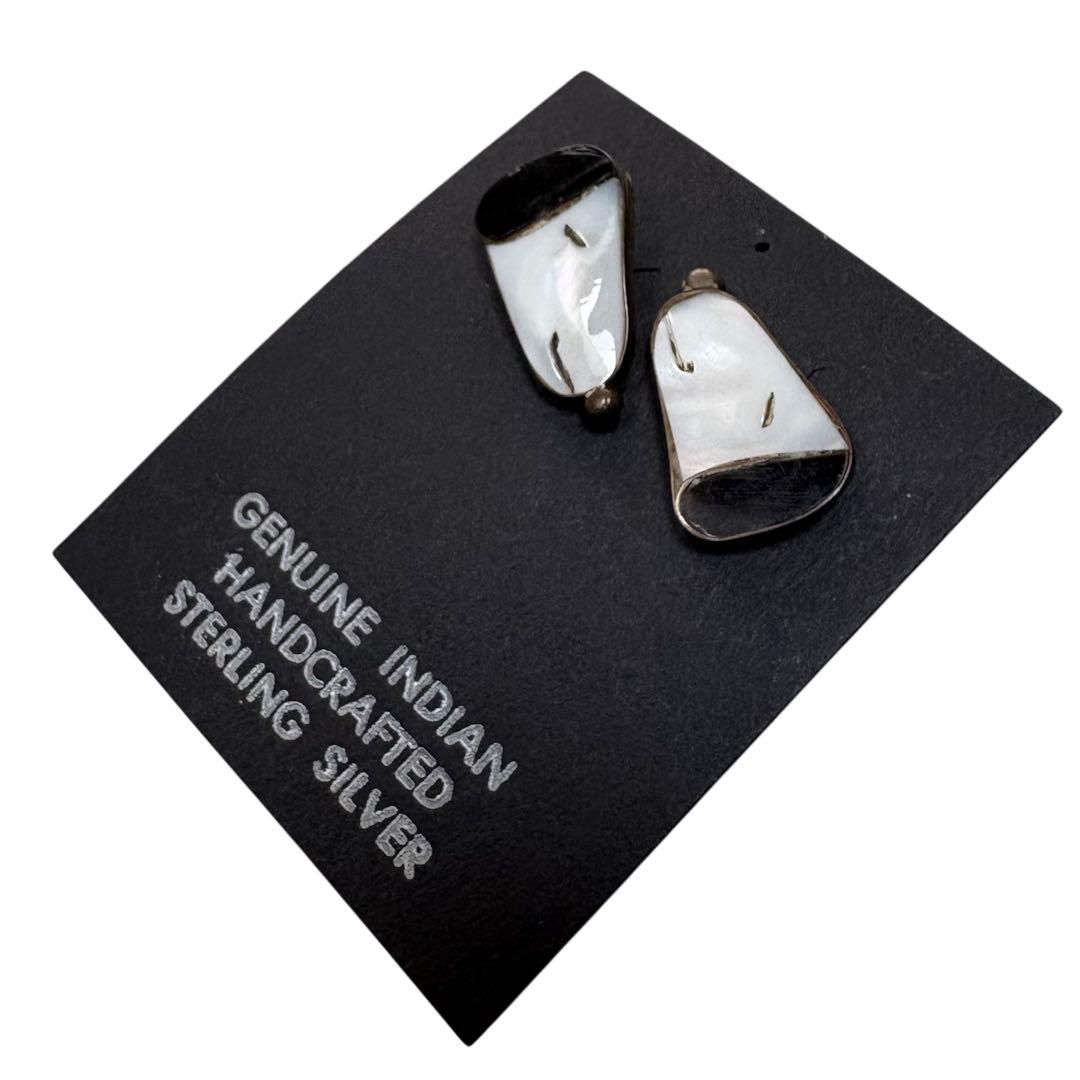 ★専用出品　ズニ族 ピアス インディアンジュエリー スヌーピー ホワイトシェル