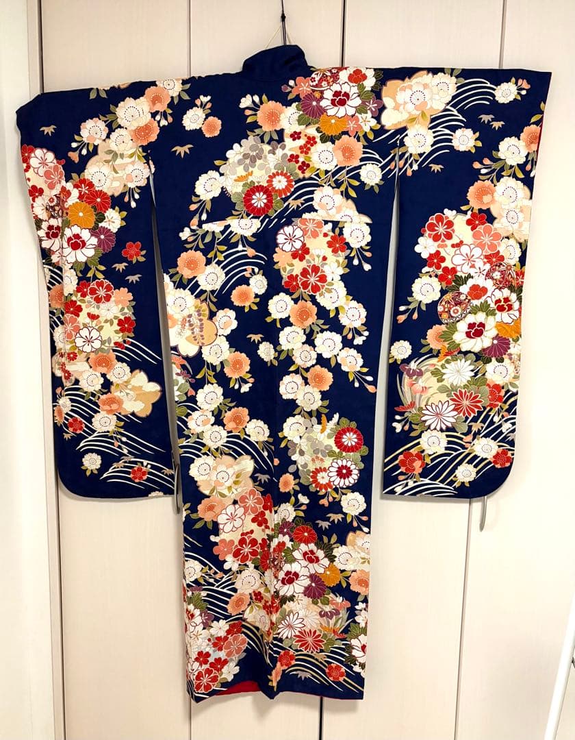 振り袖2着＋フルセット（訳あり長襦袢）おまけで小振袖1着、着物用ハンガー