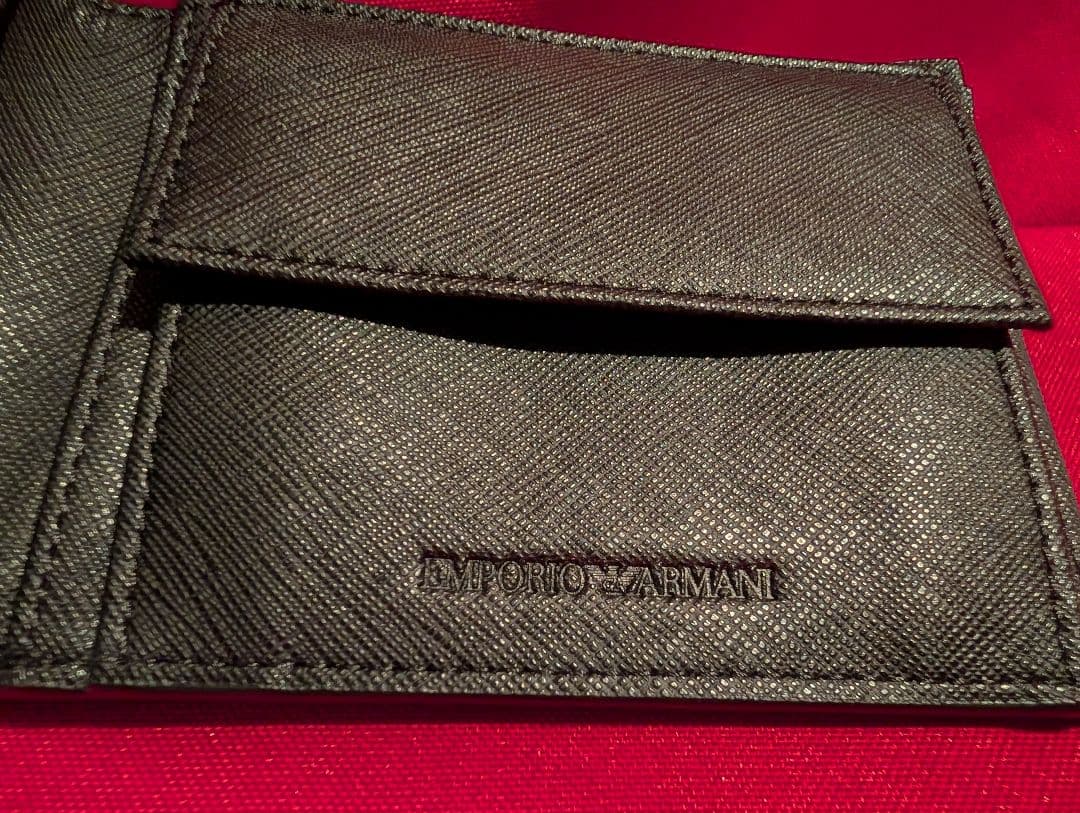新品　EMPORIO ARMANI ブラック二つ折り財布