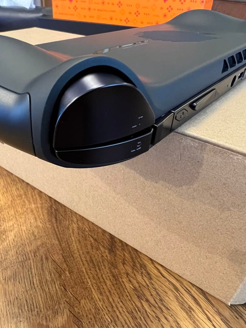 美品 ONEXFLY 国内正規AMDRyzen 7 7840U/32GB/1TB