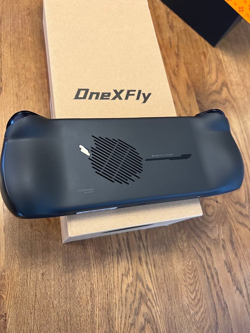 美品 ONEXFLY 国内正規AMDRyzen 7 7840U/32GB/1TB