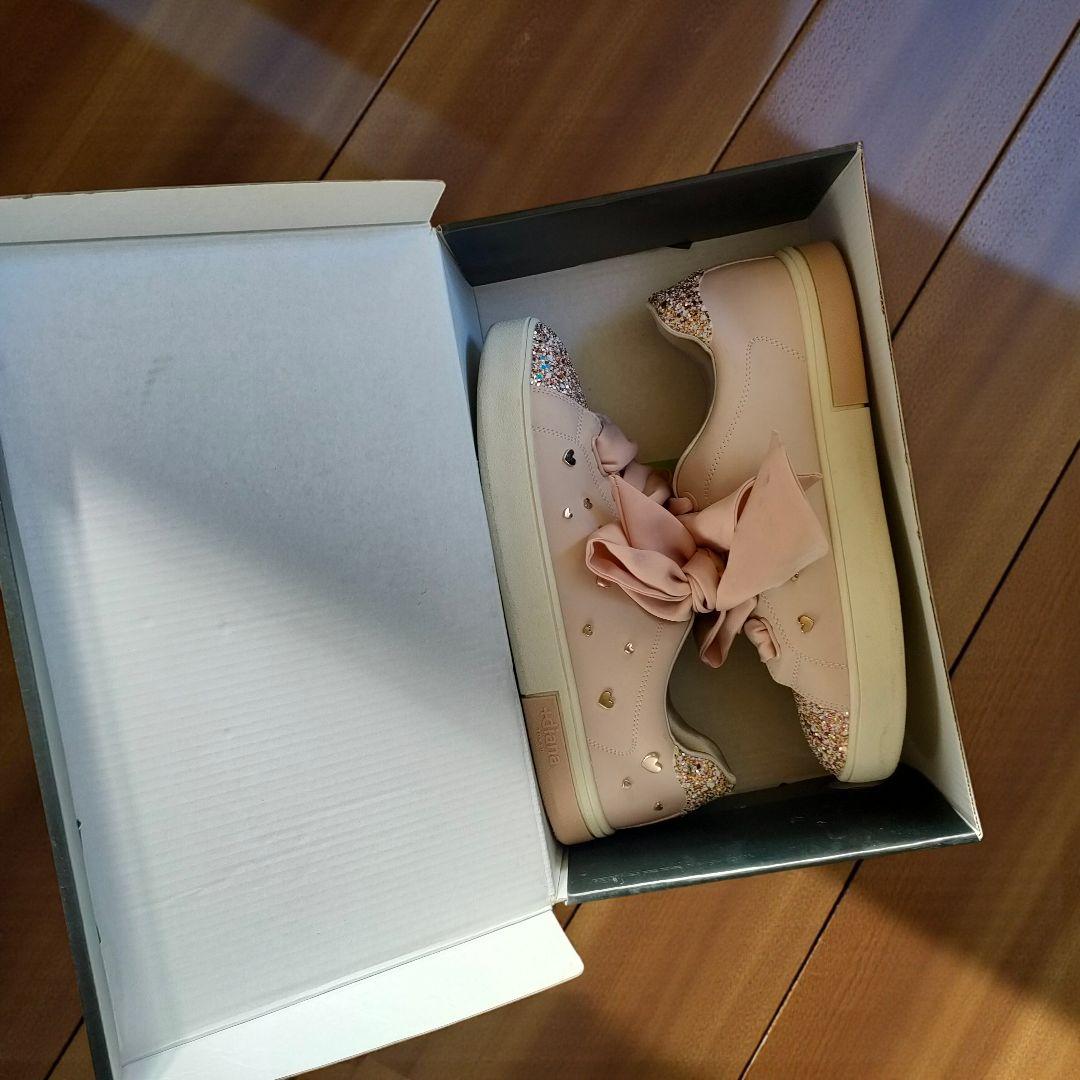 +diana プラスダイアナ バレンタイン限定　スニーカー ピンク 23.5cm