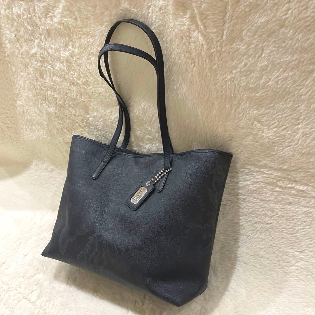 希少プリマクラッセ トートバッグ ブラック チャーム付き　世界地図柄