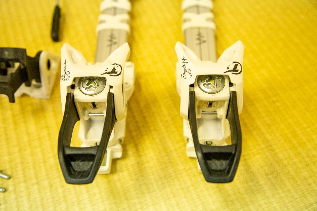 TYROLIA チロリア Ambition 12 アンビション12 　中古