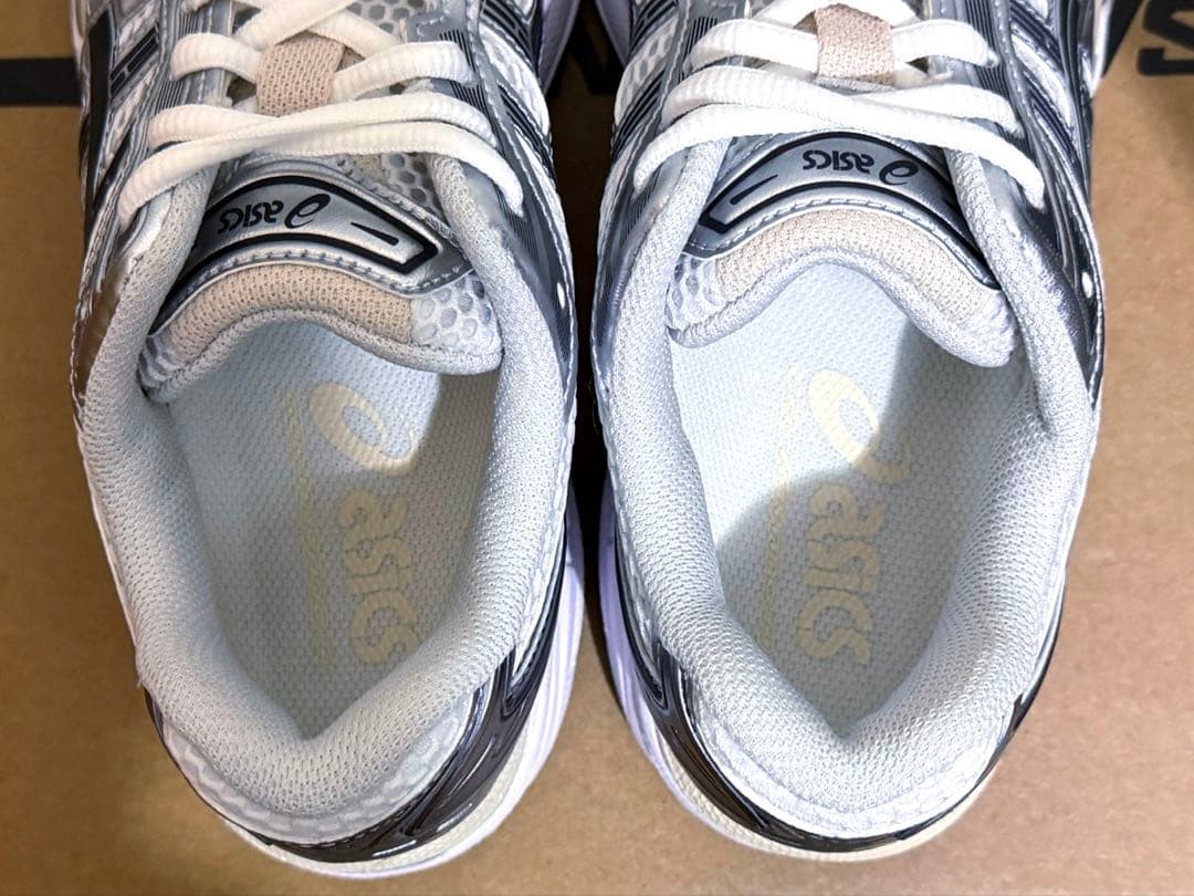 【ASICS】GEL-KAYANO 14 White/Graphite Grey