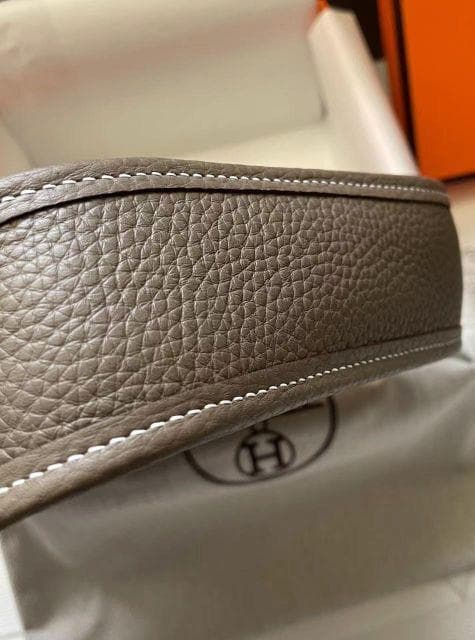 HERMES エブリン　tpm エトゥープ