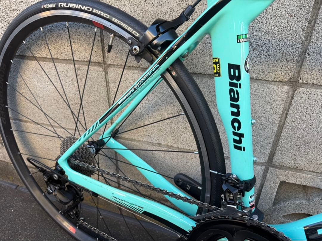 Bianchi OLTRE XR3 ビアンキ ロードバイク　カーボンフレーム