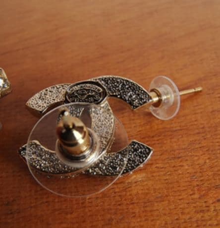 CHANELシャネル ココ ロゴ/パール ピアス