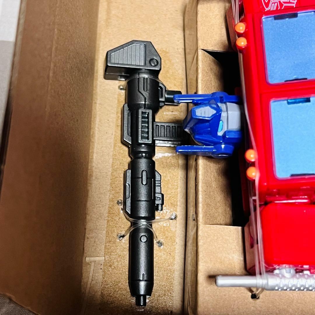 トランスフォーマー スタジオシリーズ オプティマスプライム SS-142