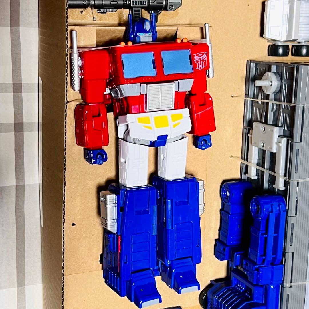 トランスフォーマー スタジオシリーズ オプティマスプライム SS-142