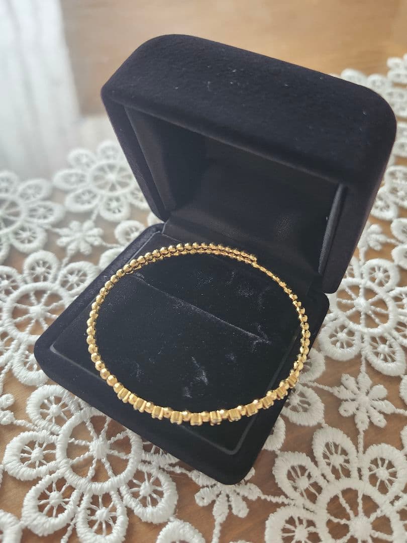 ダイヤモンド0.3ct K18イエローゴールド♡形状記憶バングル