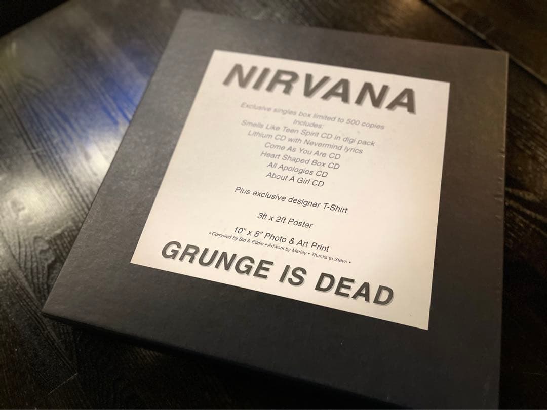 NIRVANA GRUNGE IS DEAD 限定版セット