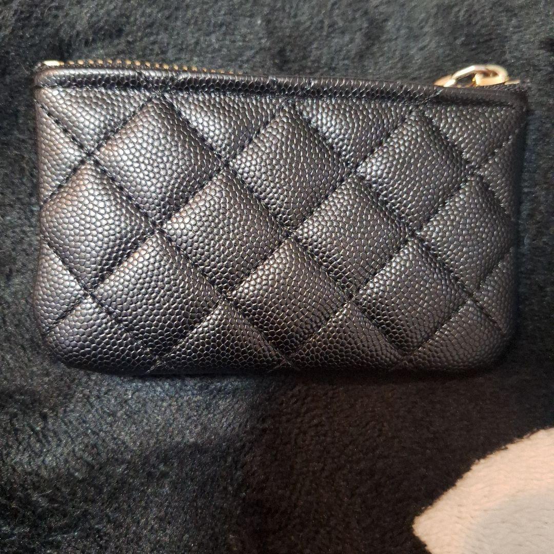 大人気‼️CHANELゴールドロゴ キルティングケース ノベルティ♡
