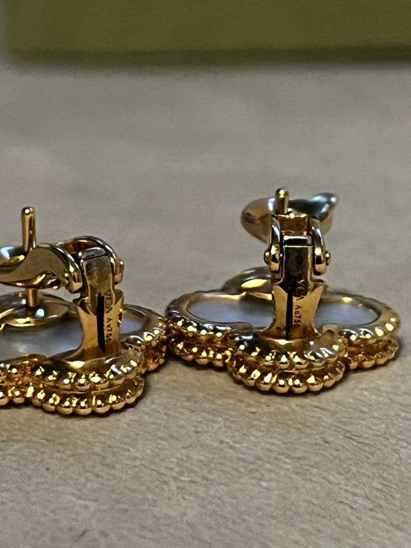 2/4まで　ヴァンクリーフ&アーペル　ヴィンテージアルハンブラピアス　イヤリング