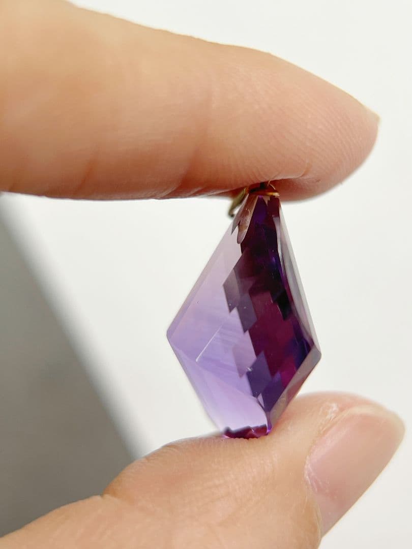新春限定価額　K18 天然 アメジストペンダントトップ 18金