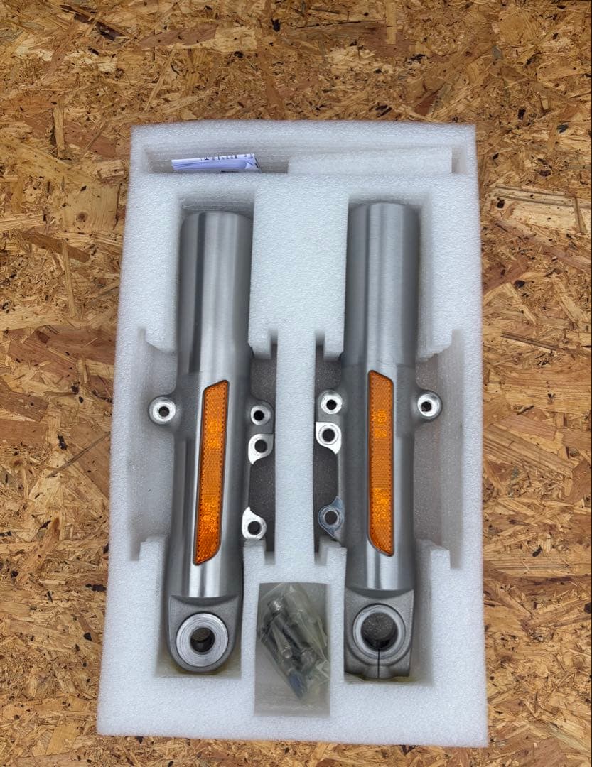 ハーレーダビッドソン　ストリートグライド　純正アウターチューブ