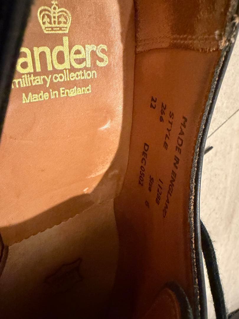 SANDERS ポリッシュドレザー キャップトゥシューズ