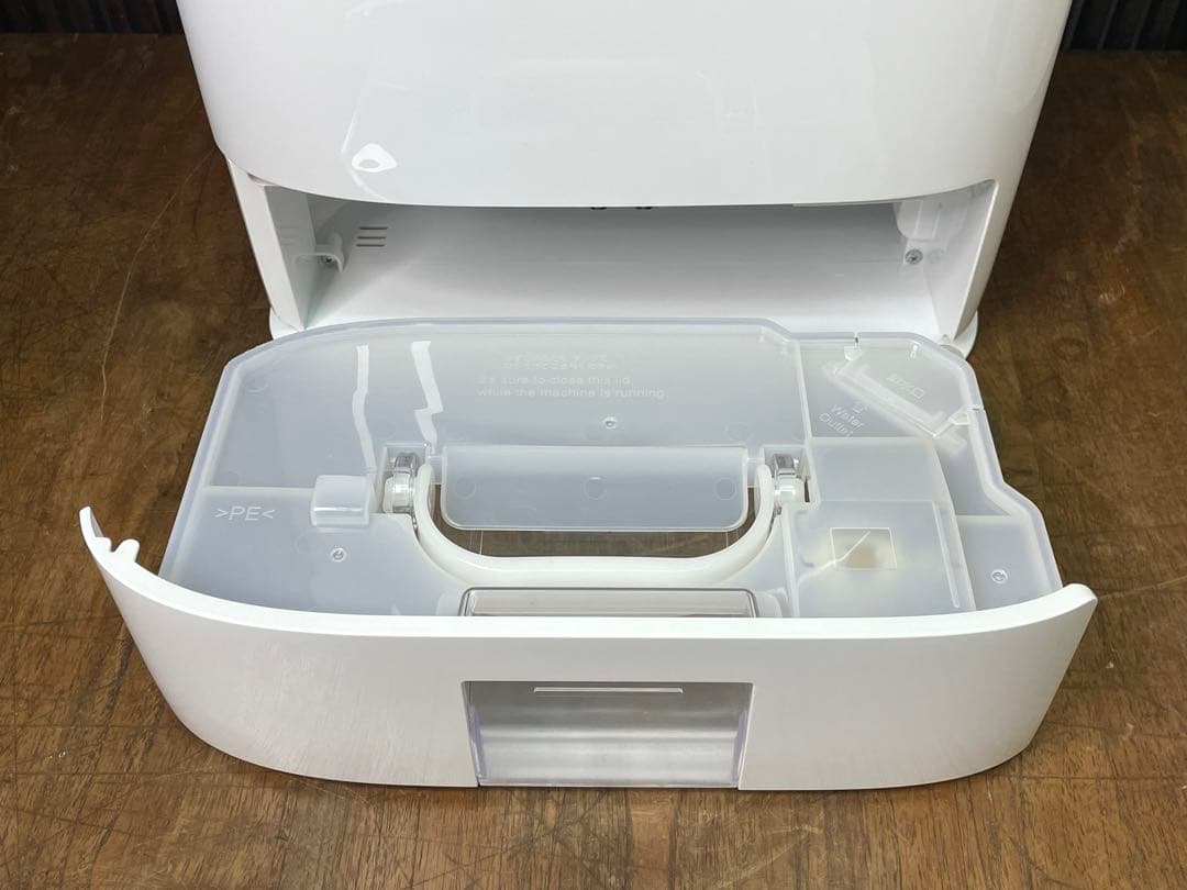 パナソニック　衣類乾燥除湿機　デシカント方式　F-YZT60　2020年製