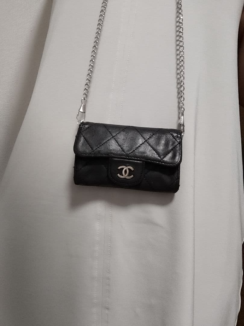 シャネルマトラッセ　キーケース斜めがけ