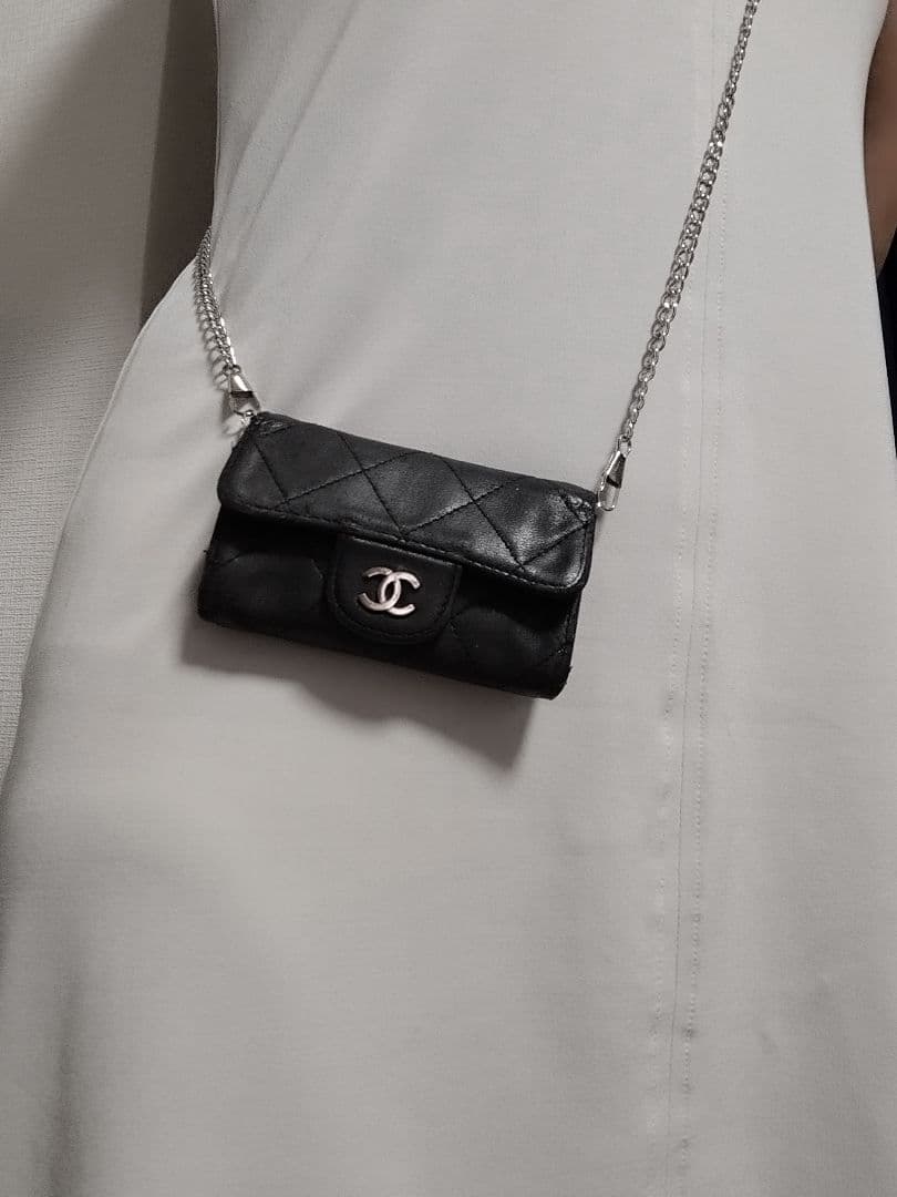 シャネルマトラッセ　キーケース斜めがけ