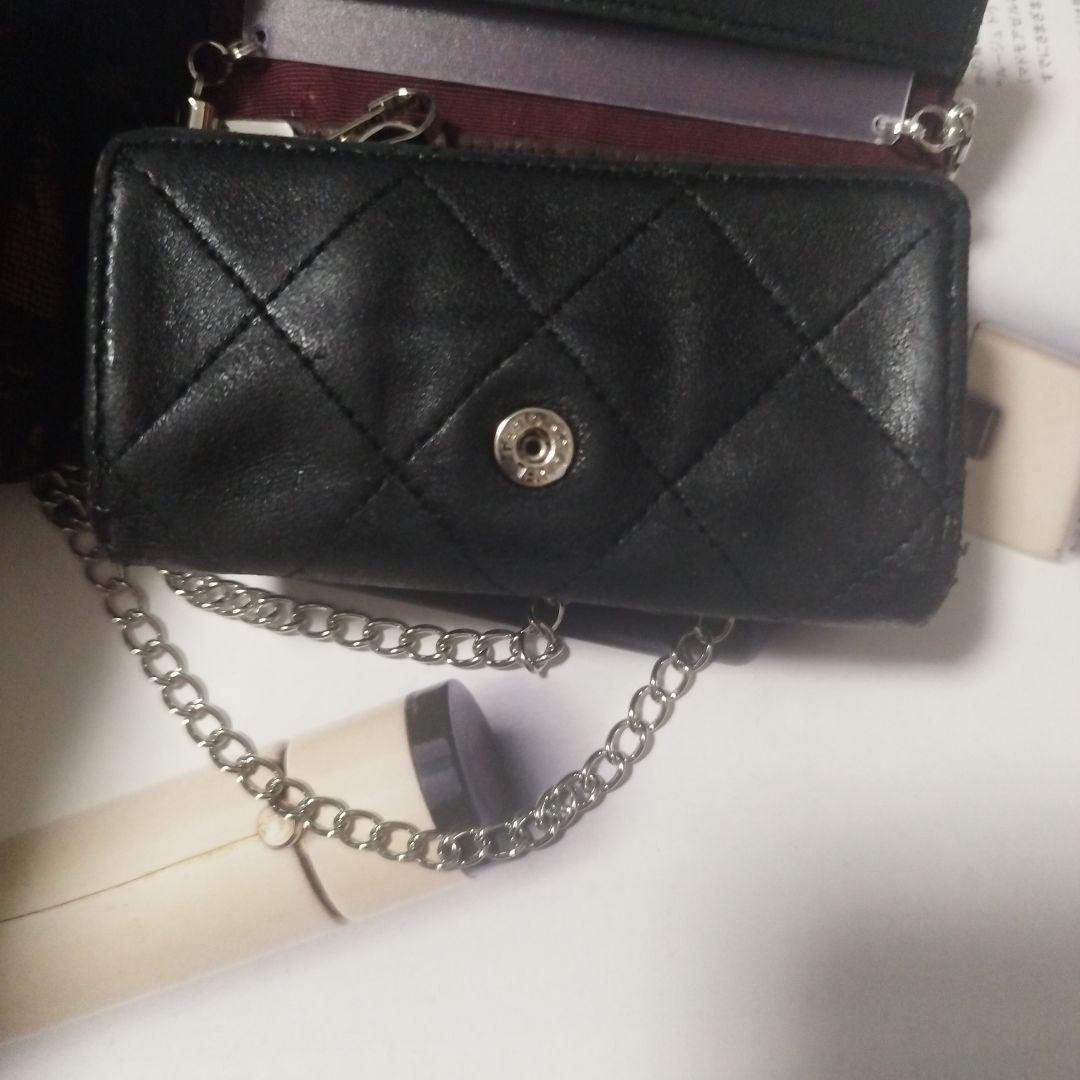 シャネルマトラッセ　キーケース斜めがけ