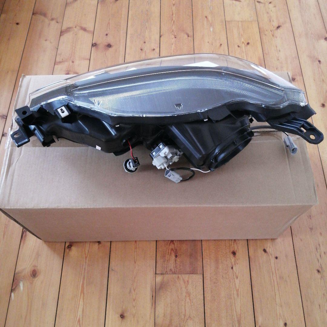 マークX GRX130 3眼ヘッドライト 右　訳あり品