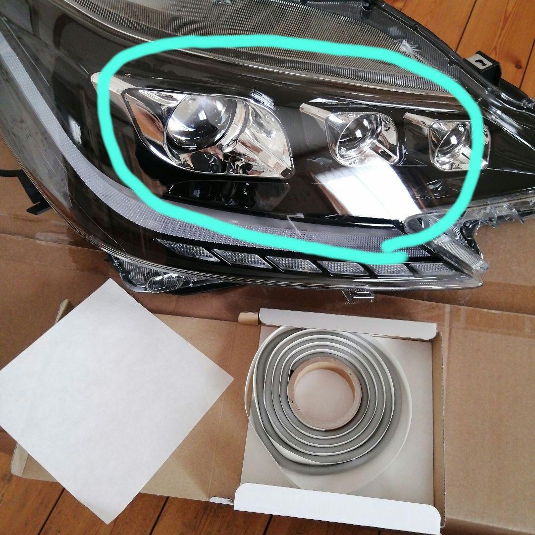 マークX GRX130 3眼ヘッドライト 右　訳あり品