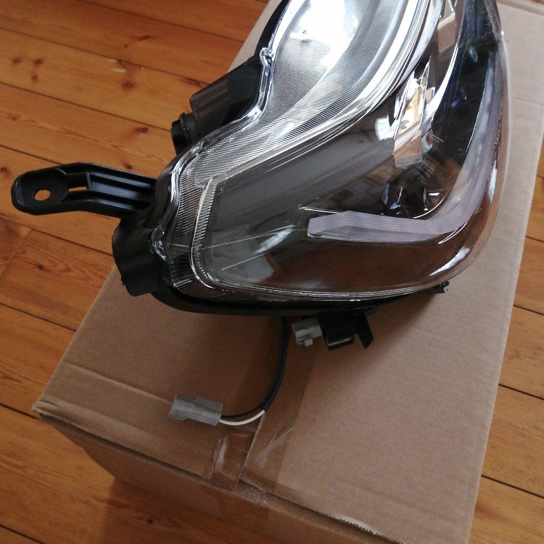 マークX GRX130 3眼ヘッドライト 右　訳あり品