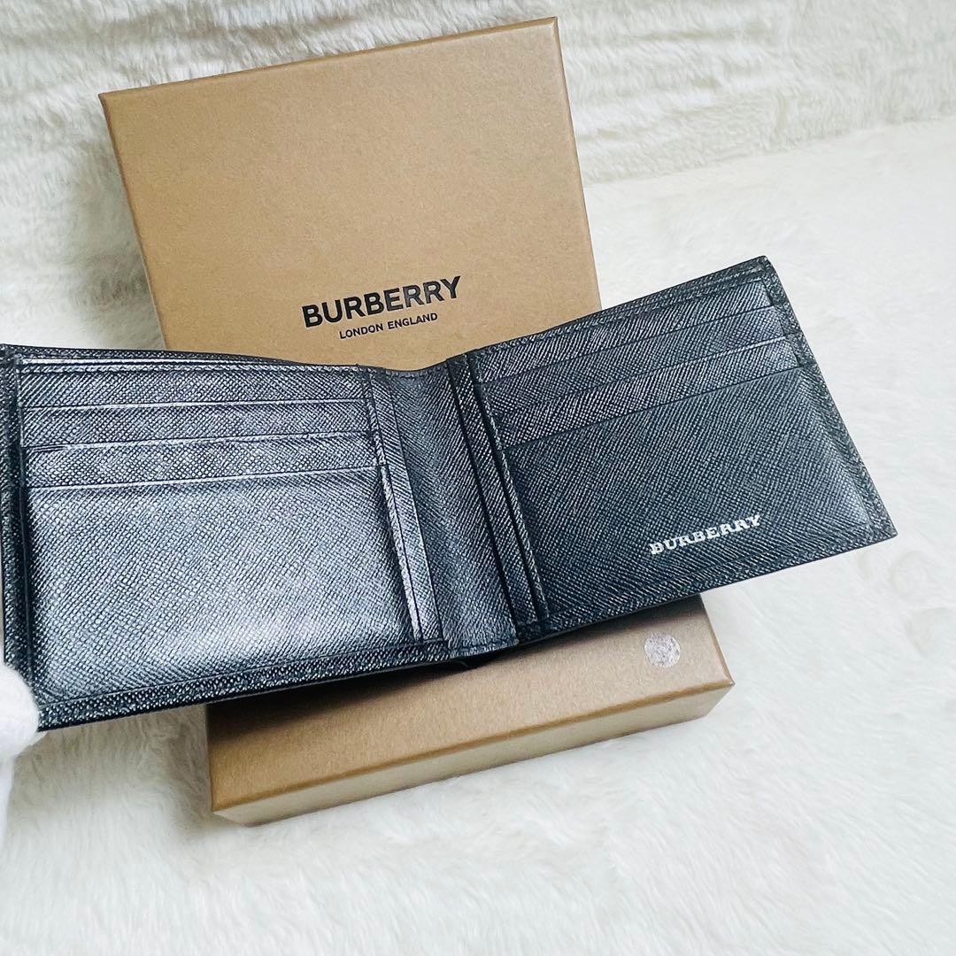 未使用級　正規品　希少　BURBERRY バーバリー二つおり折り財布　レザー