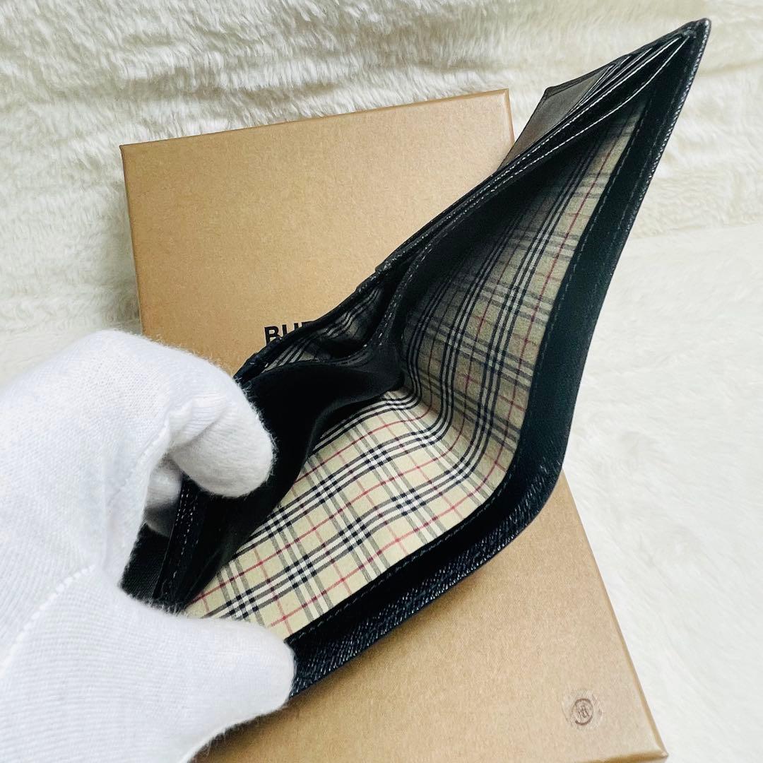 未使用級　正規品　希少　BURBERRY バーバリー二つおり折り財布　レザー