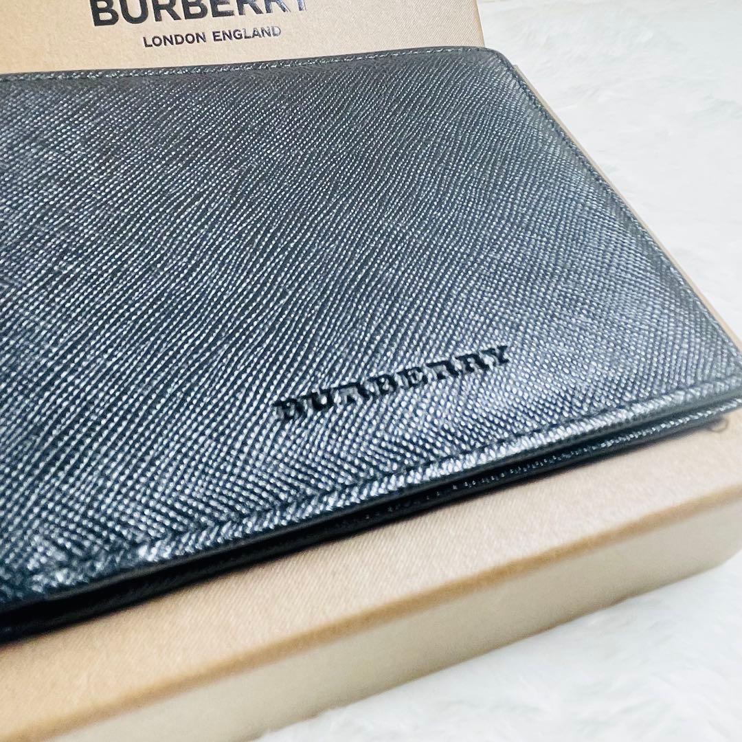 未使用級　正規品　希少　BURBERRY バーバリー二つおり折り財布　レザー