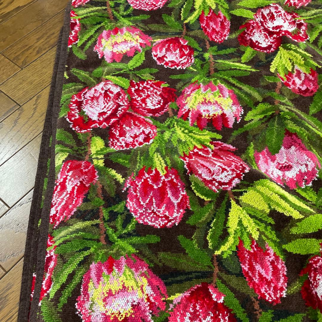 わんこわんこさま専用　お値下げ！フェイラー花柄（赤い花）ベットカバー