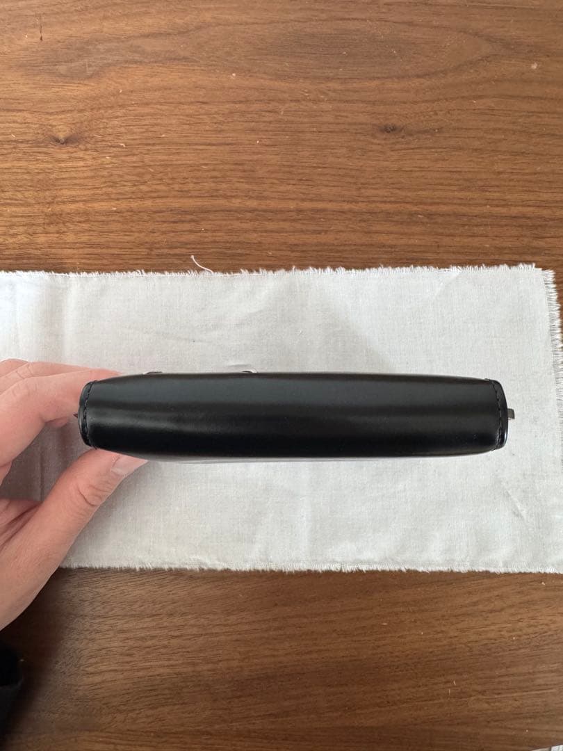 マルジェラ ラウンドジップ折り財布 なりた