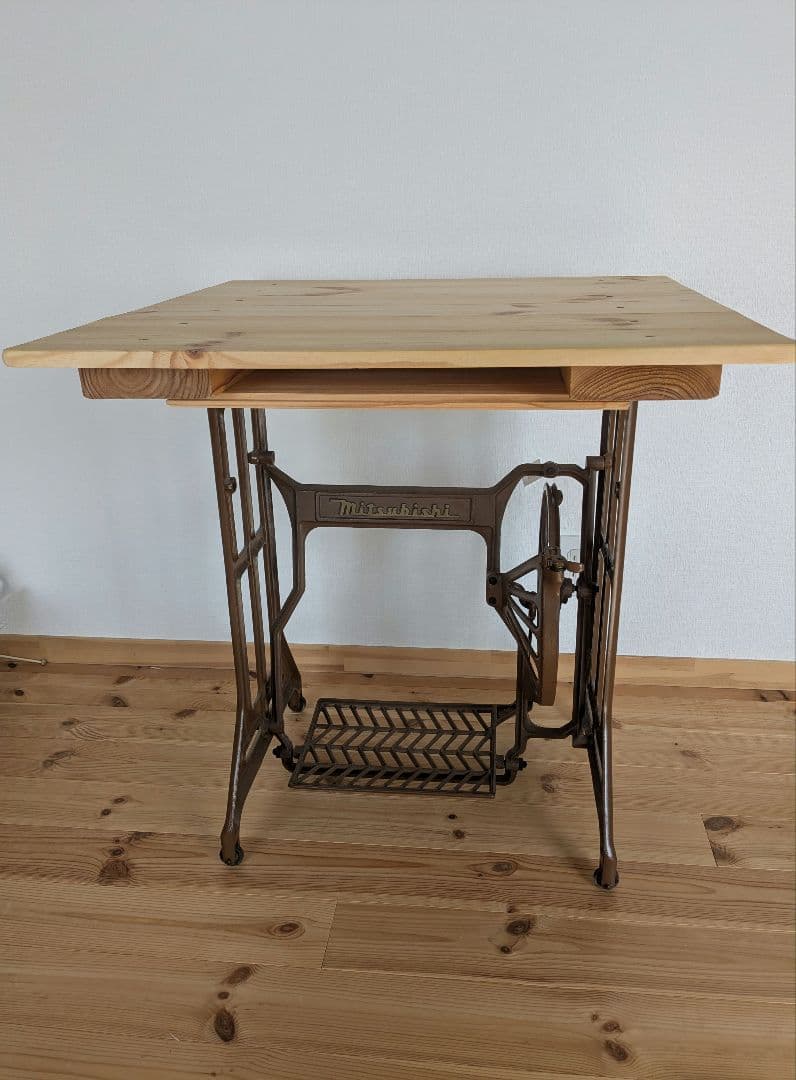 足踏みミシン　アンティーク　MITSUBISHI製