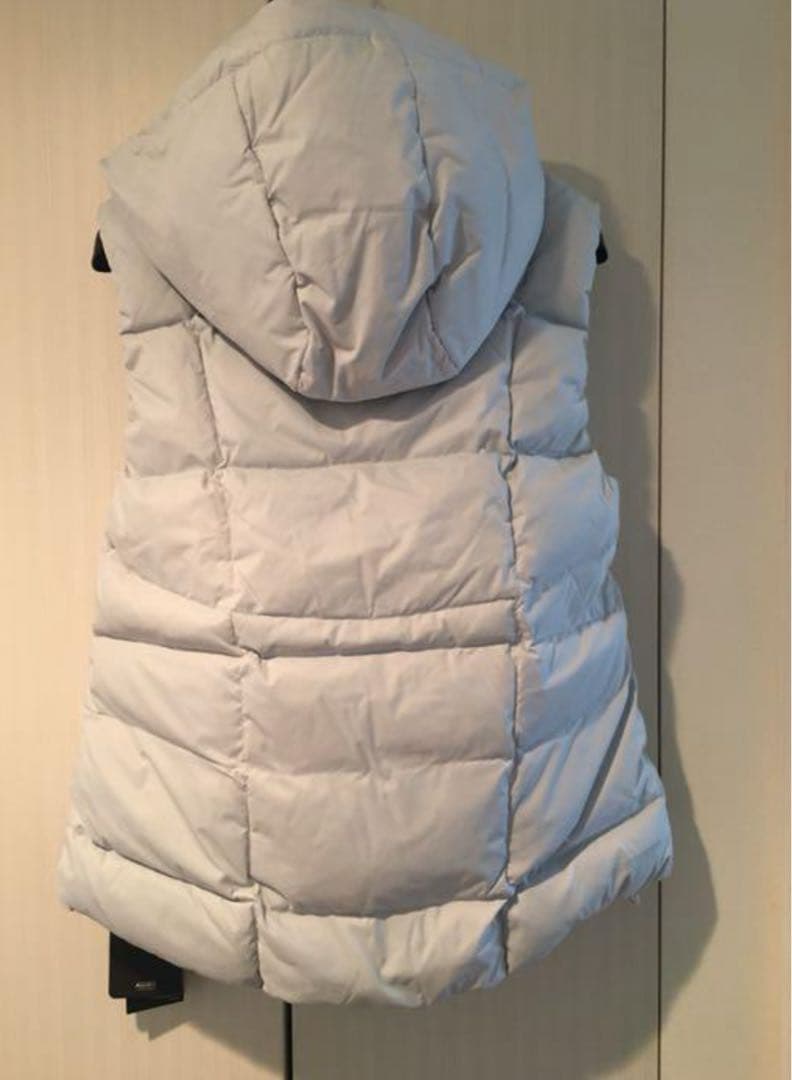 新品未使用☆アンダーアーマー　UAストームダウンベストSM (ホワイトグレー)