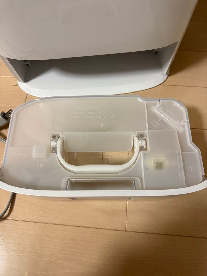 美品　2019年製　Panasonic衣類乾燥除湿機　F-YZS60