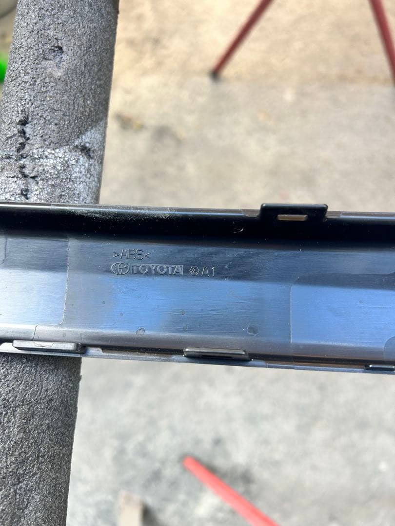 m*e様 ハイエース　トヨタ純正　アースカラー　グリル　新車外し　ナロー　標準用