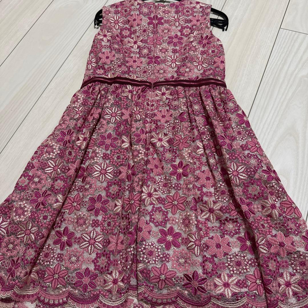 美品　TOCCA 花柄刺繍ドレス 130サイズ