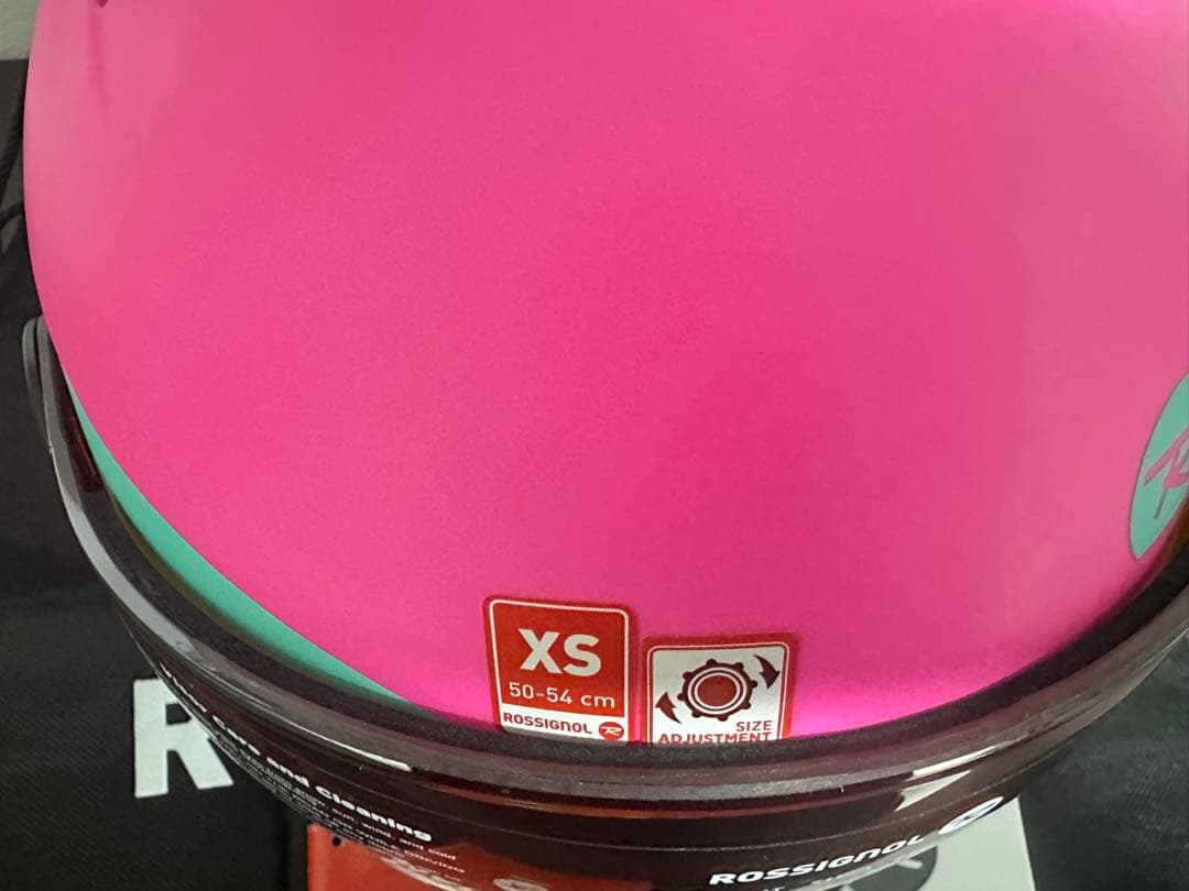 ロシニョール スノーヘルメット ピンク　バイザー付き　ジュニア