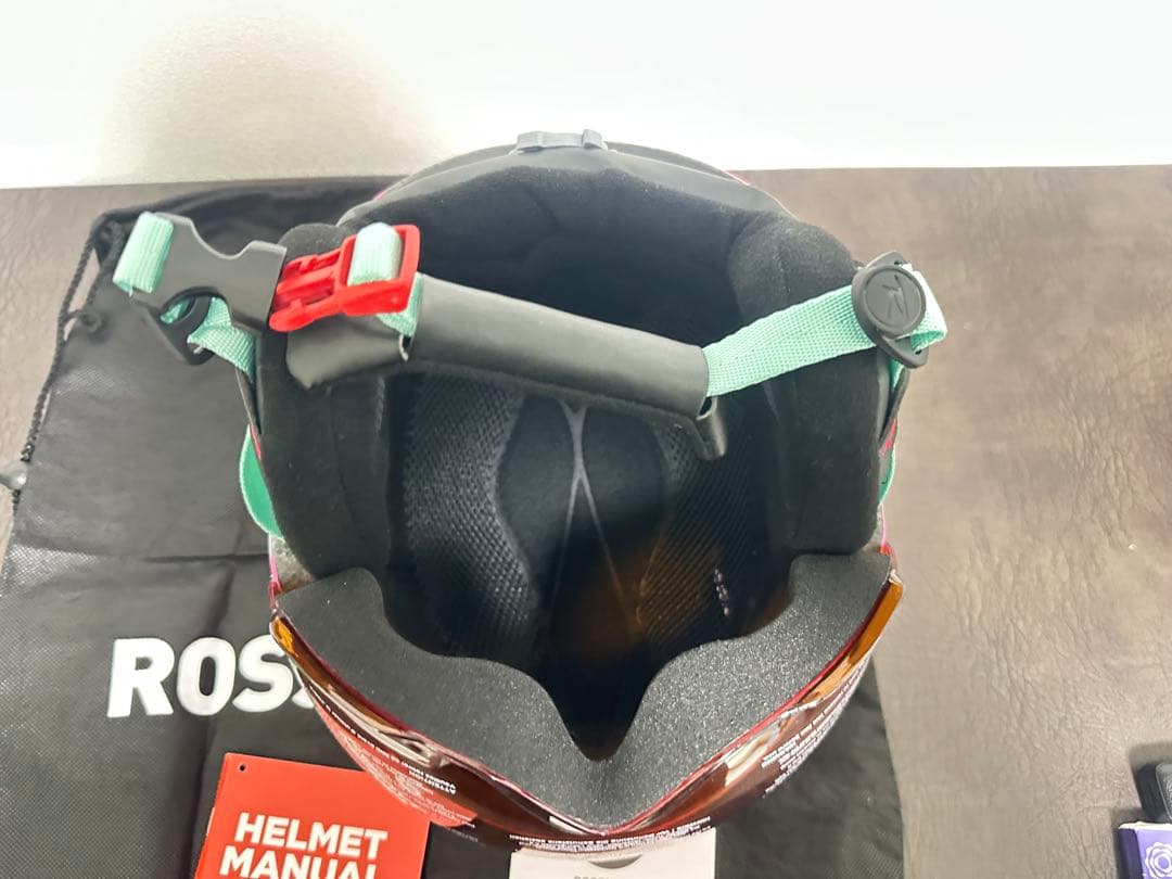 ロシニョール スノーヘルメット ピンク　バイザー付き　ジュニア