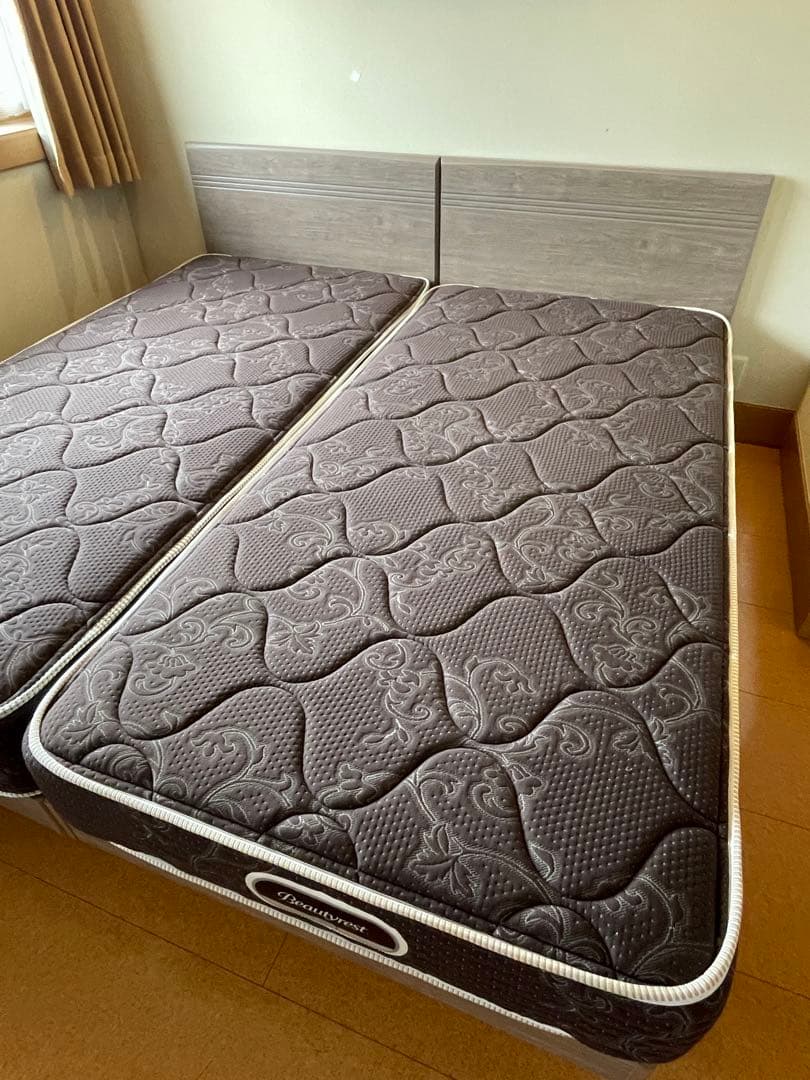 ①シモンズ　極美品　キングサイズベッド　マットレス　シングル2つセット①