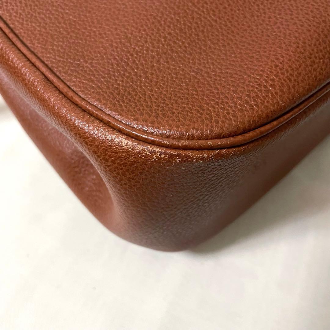 【美品】Yves Saint Laurent ショルダーバッグ ステッチロゴ