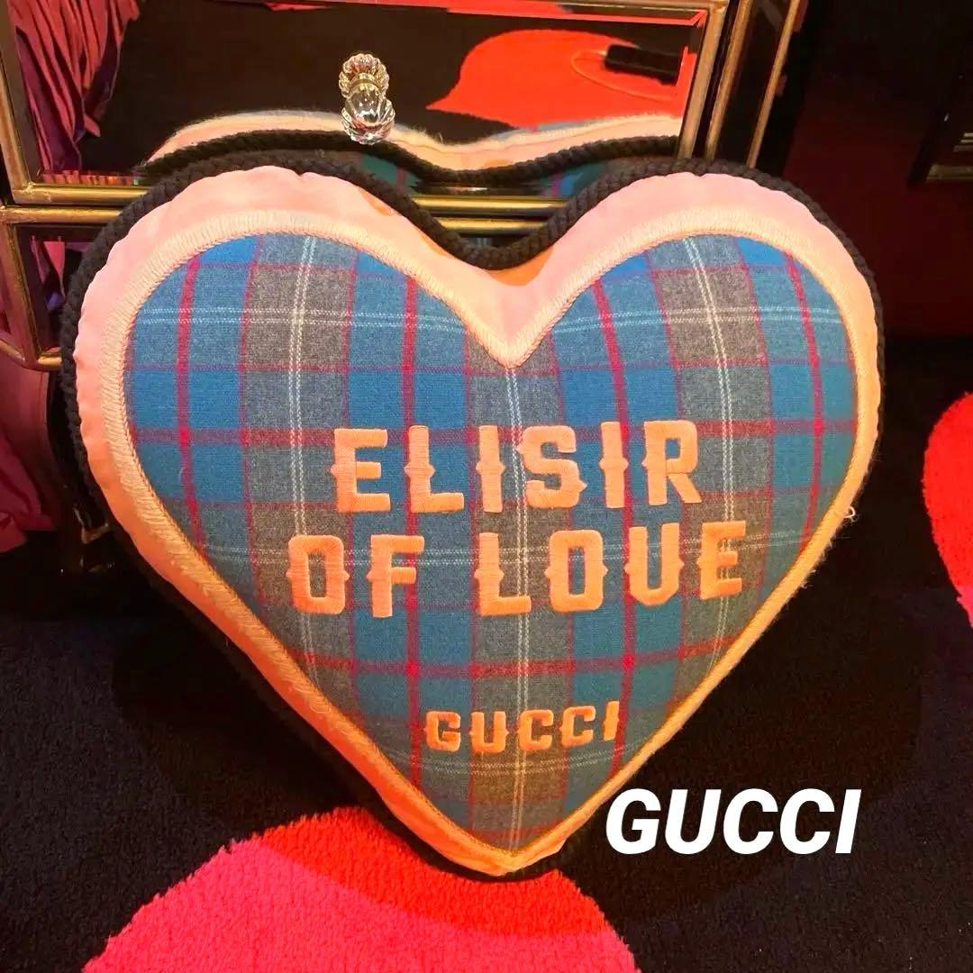 GUCCI ELISIR OF LOVE ハート型クッション