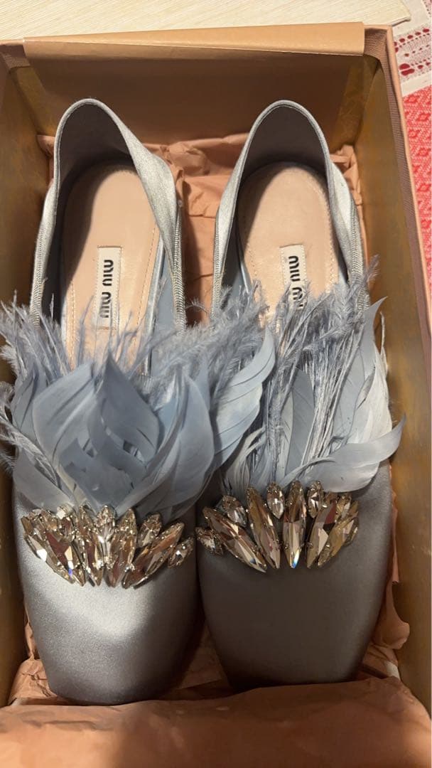 miumiu 羽根付きシューズ