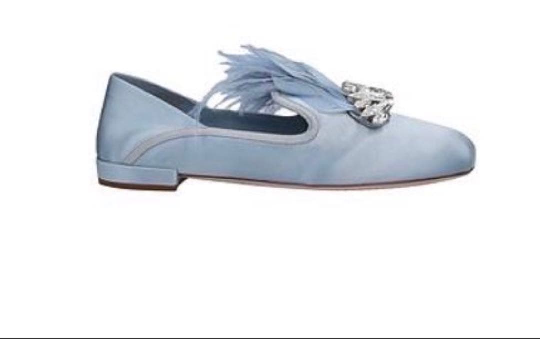 miumiu 羽根付きシューズ