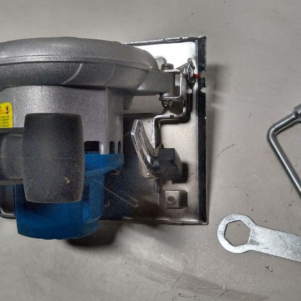 マキタバッテリー対応18V　充電まるのこ